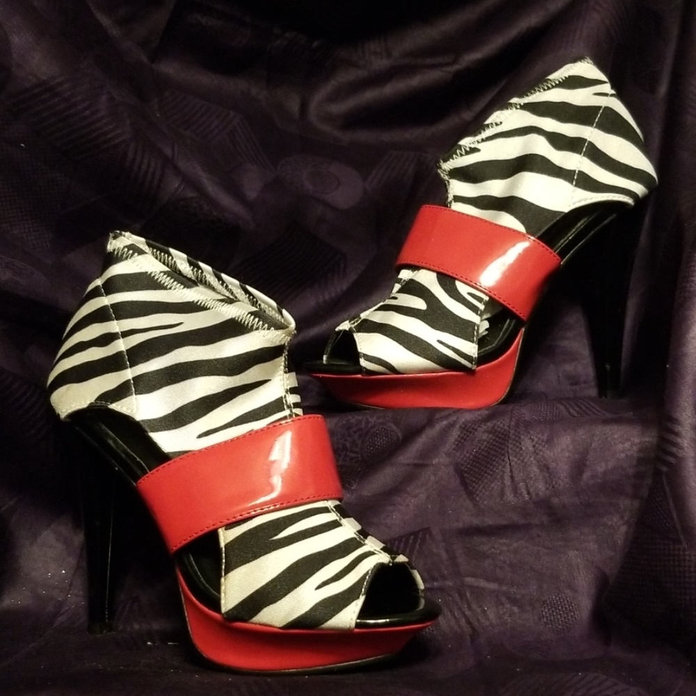Shoes: Open Toe Animal Print Heels